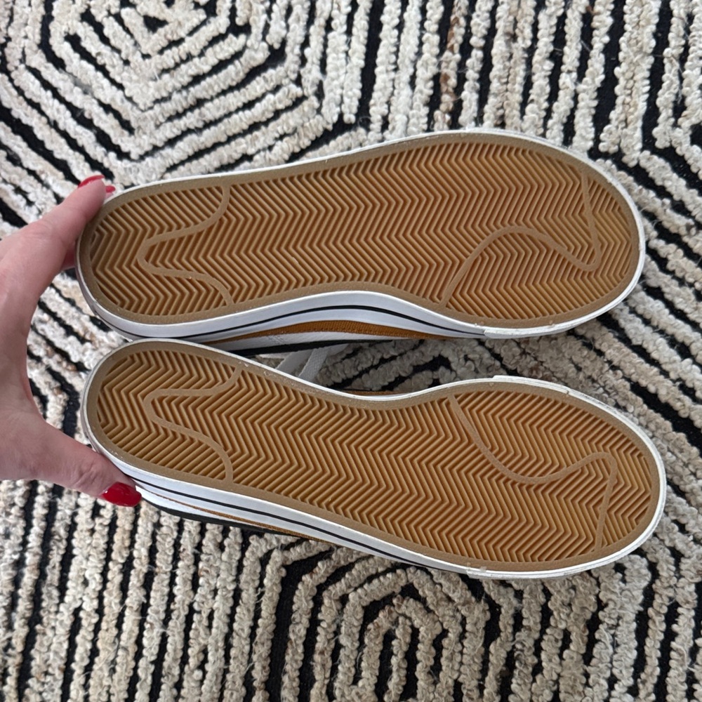 Classic Nike Court Legacy sneakers, New, women’s 8.5 - Picture 5 of 10